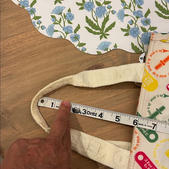 White Harajuku Lovers tote - Picture 10 of 10